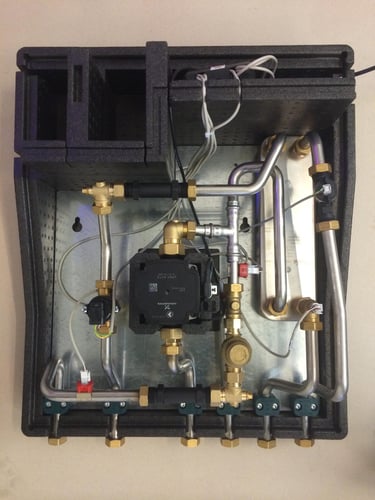 Homeheat s-2 fjernvarmeunit m/ xb 06h-1 40 veksler 32,3KW fuldisol. + vejrkomp. - hoval - 1