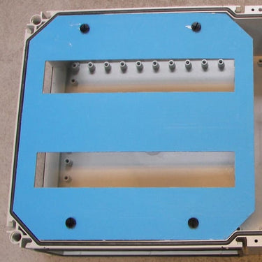 EKINDIN 33-2RK Kassebund incl DIN indsats 2x14 M Polycarbonat 320x320x130 med flangeåbninger - 1